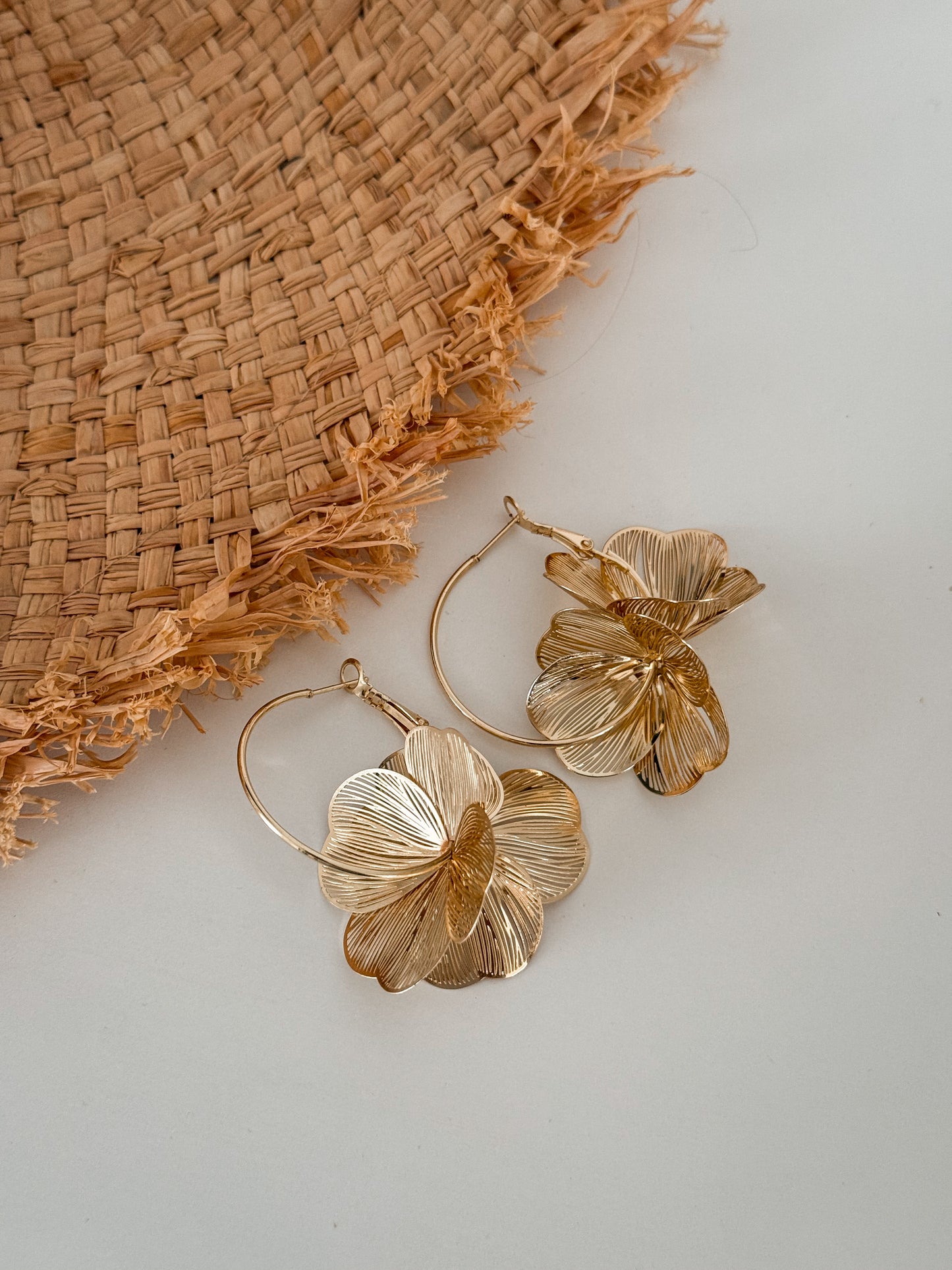 Boucles d’oreilles fleurs dorées