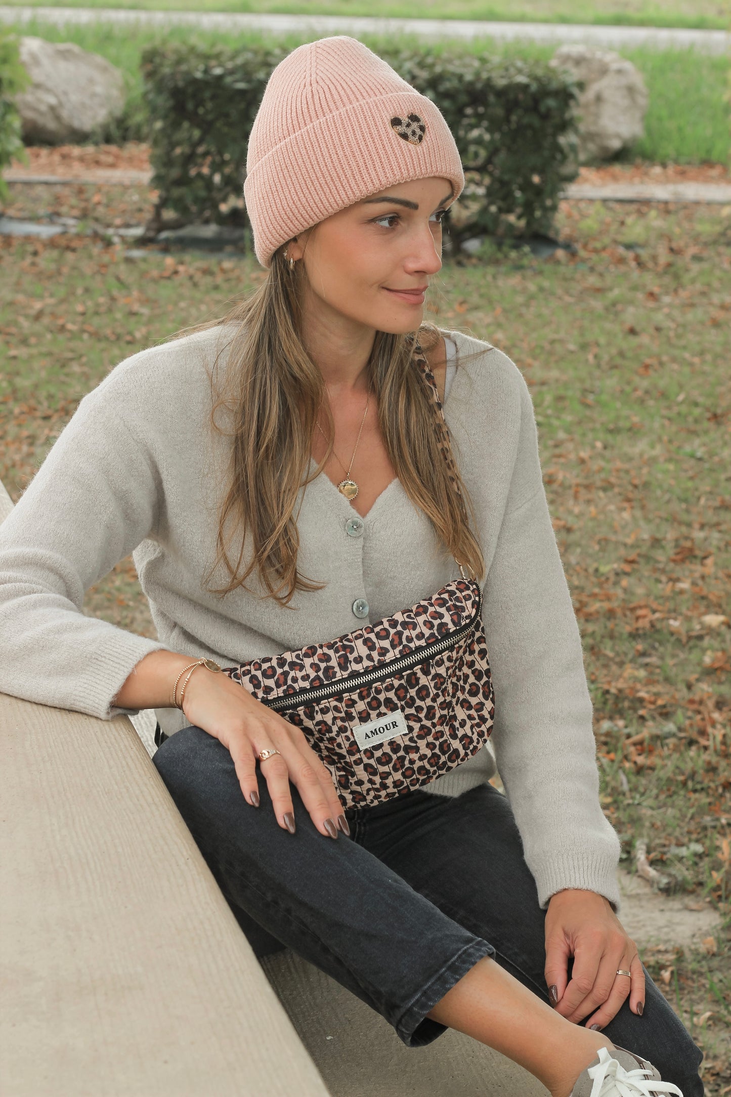 Bonnet ADULTE coeur léopard - Rose pale