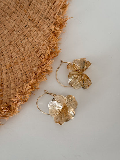 Boucles d’oreilles fleurs dorées